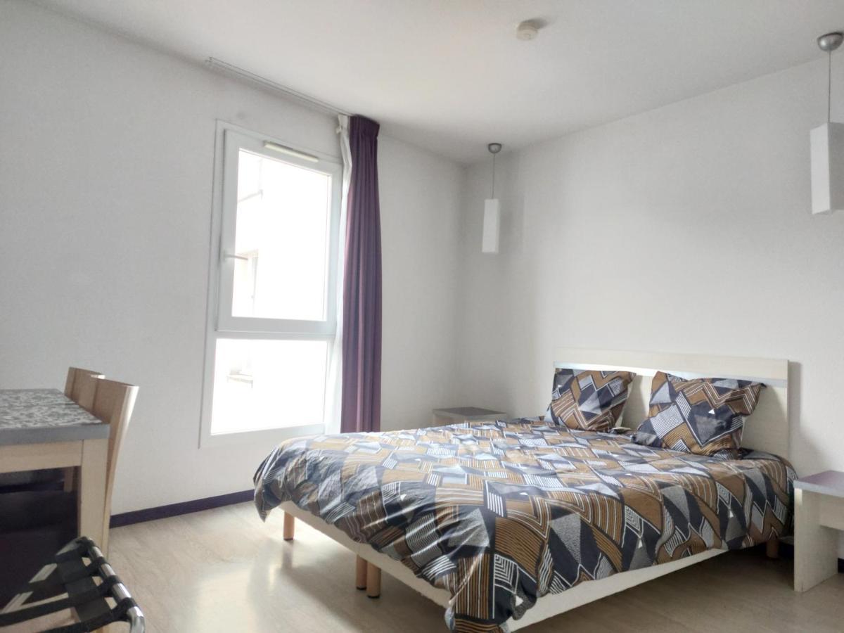Studio Moderne Et Equipe Lourdes Centre Appartement Buitenkant foto