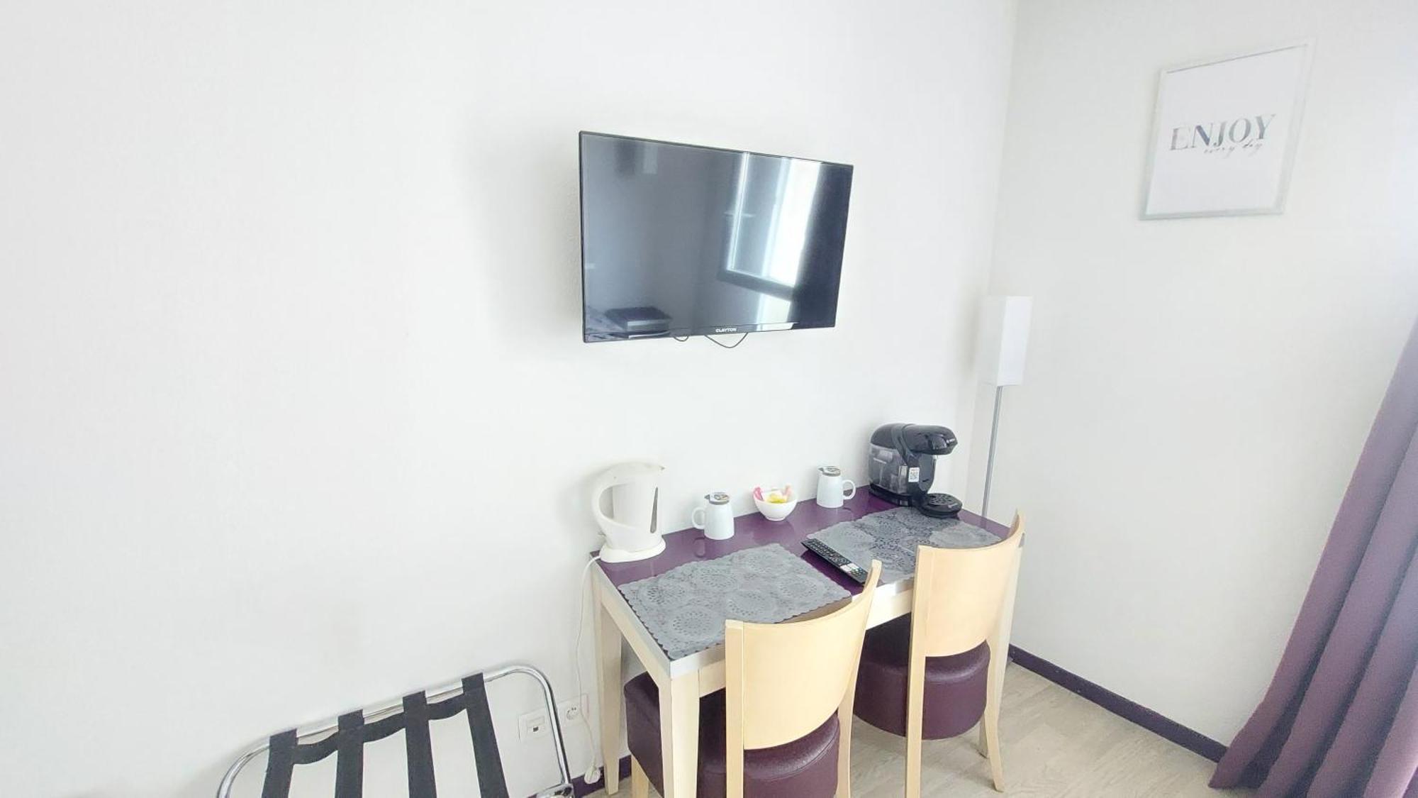 Studio Moderne Et Equipe Lourdes Centre Appartement Buitenkant foto